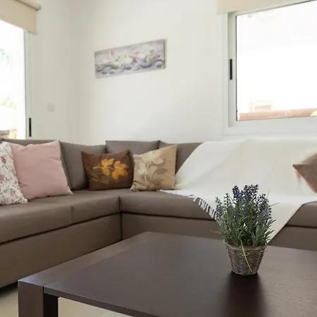 Sunnyvillas: 3br Family ☆pool☆walk To Beach - Palm Protaras