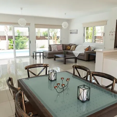Villa Sunnyvillas: 3br Family ☆pool☆walk To Beach - Palm
