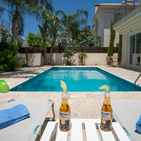 Sunnyvillas: 3br Family ☆pool☆walk To Beach - Palm Protaras