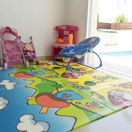 Villa Sunnyvillas: 3br Family ☆pool☆walk To Beach - Palm *
