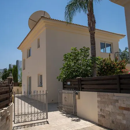 Sunnyvillas: 3br Family ☆pool☆walk To Beach - Palm Protaras