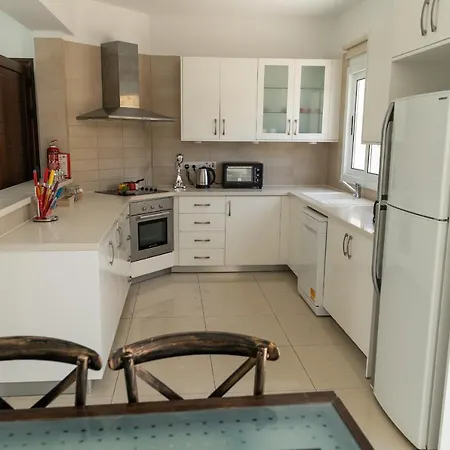 Sunnyvillas: 3br Family ☆pool☆walk To Beach - Palm Protaras